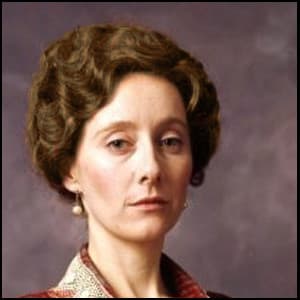 Young woman with light skin and light brown hair